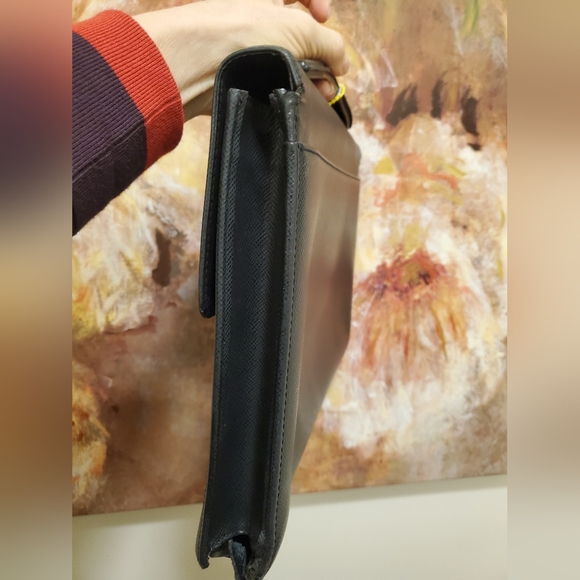 Authentic Louis Vuitton large black briefcase in terrific condition - Picture 4 of 9